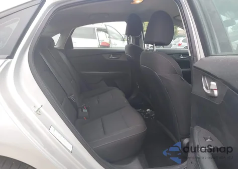 2020 Kia Forte Lxs z USA, uszkodzony, nr VIN 3KPF24AD3LE153884